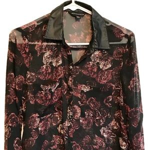 3/$25 Rock and republic black floral sheer xs Top